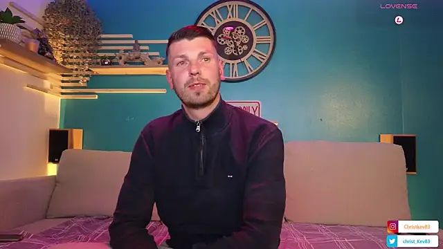 braqueuemar83 online show from 7, 3, 2025