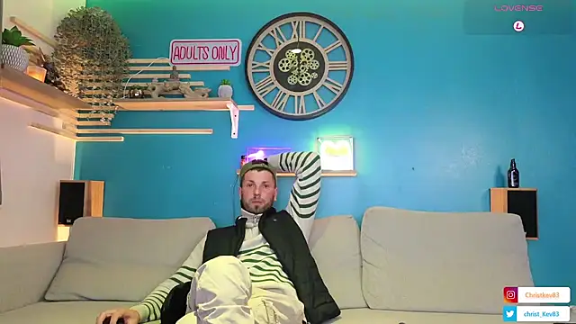 braqueuemar83 online show from 15, 3, 2025