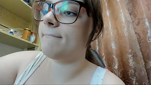 Seductive She Wolf online show from 3, 5, 2026