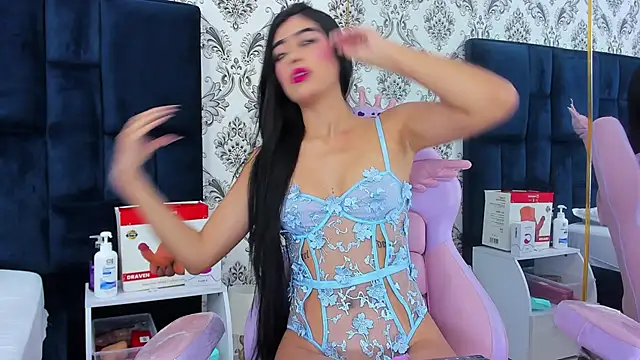 Mia-Monroe online show from 4, 3, 2025