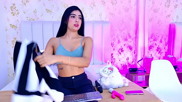 Mia-Monroe online show from 16, 11, 2025