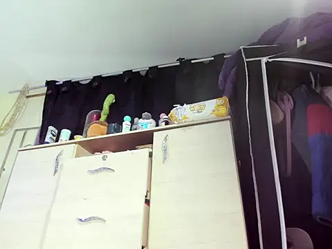 Snapshot of alanaanddaphne chatting on 7, 2, 2025 alanaanddaphne online show from 7, 2, 2025