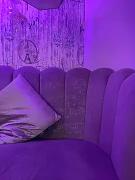 AbyThompson online show from 18, 11, 2025