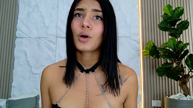 Snapshot of LaurenRodriiguez chatting on 27, 6, 2026 LaurenRodriiguez online show from 27, 6, 2026