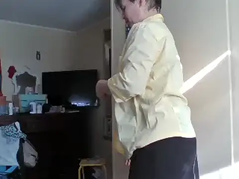 Snapshot of KatieBARBiE98 chatting on 19, 9, 2025 KatieBARBiE98 online show from 19, 9, 2025