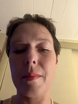 KatieBARBiE98 online show from 5, 8, 2026