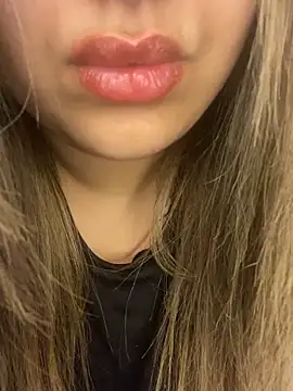 yassminsexy22 online show from 14, 2, 2026