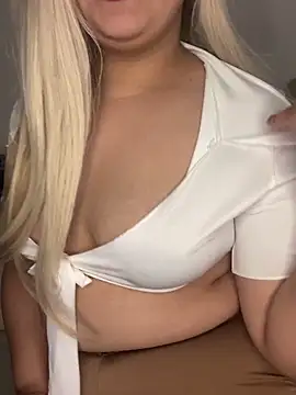 yassminsexy22 online show from 1, 5, 2026