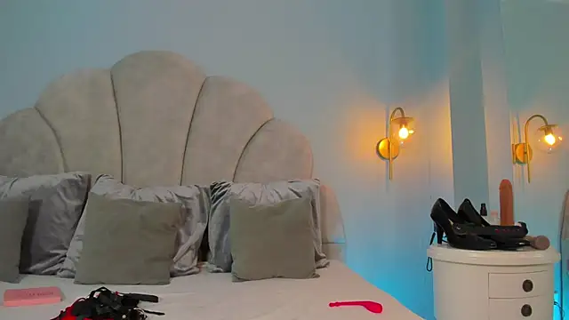 sweeet peach online show from 6, 12, 2024