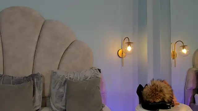 sweeet peach online show from 26, 2, 2025