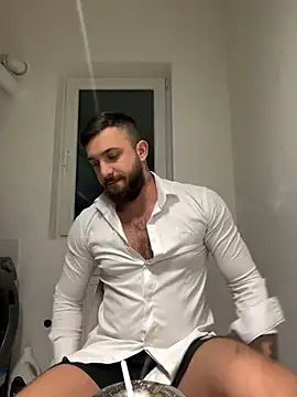 Snapshot of LoveIsBlind_ chatting on 5, 12, 2024 LoveIsBlind  online show from 5, 12, 2024