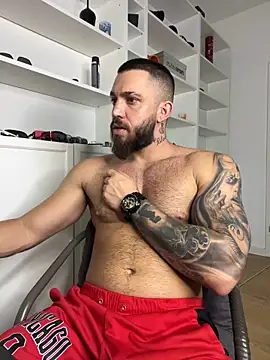 Snapshot of LoveIsBlind_ chatting on 22, 9, 2025 LoveIsBlind  online show from 22, 9, 2025