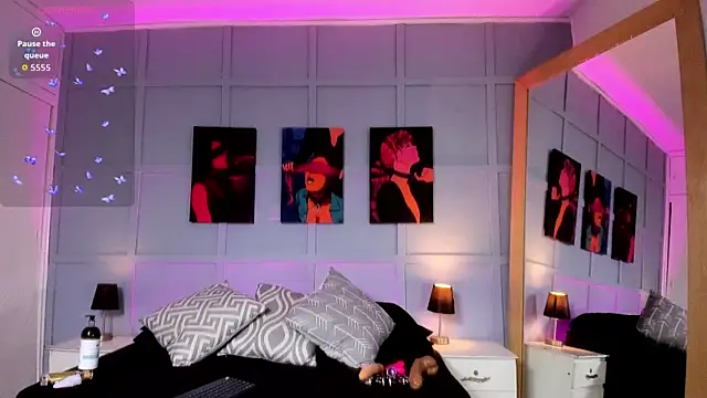 Elizabeth Santos online show from 28, 11, 2025