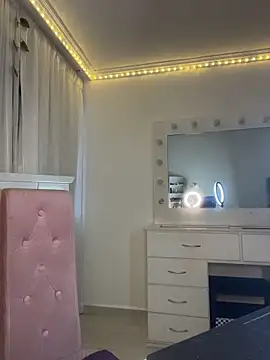 lina pink online show from 3, 3, 2026