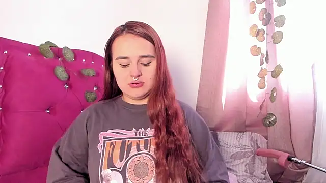 Snapshot of evy_orange1 chatting on 13, 12, 2024 evy orange1 online show from 13, 12, 2024