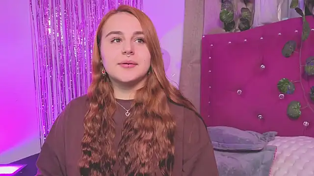 Snapshot of evy_orange1 chatting on 10, 9, 2025 evy orange1 online show from 10, 9, 2025