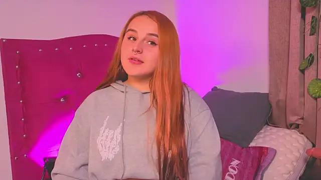 Snapshot of evy_orange1 chatting on 27, 9, 2025 evy orange1 online show from 27, 9, 2025