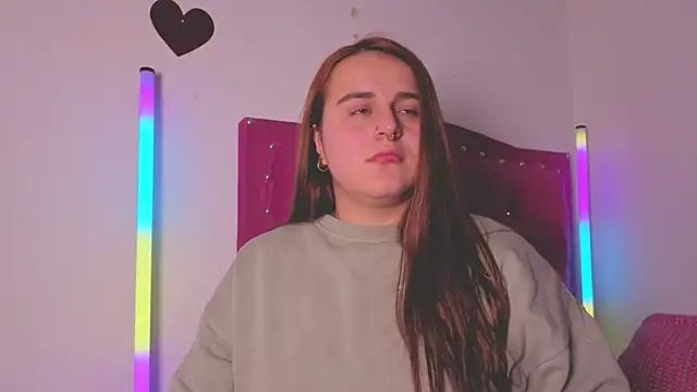 Snapshot of evy_orange1 chatting on 21, 10, 2025 evy orange1 online show from 21, 10, 2025