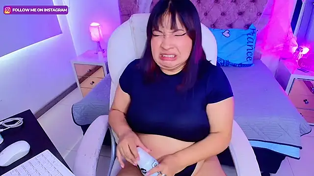 Emma monserrat online show from 20, 10, 2025