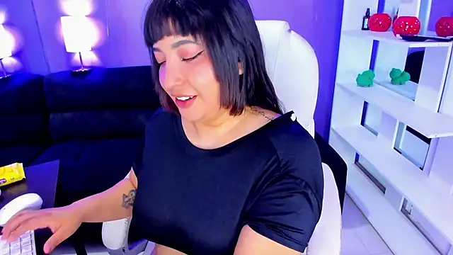 Emma monserrat online show from 30, 4, 2026