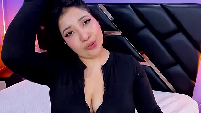 Emma monserrat online show from 2, 7, 2026