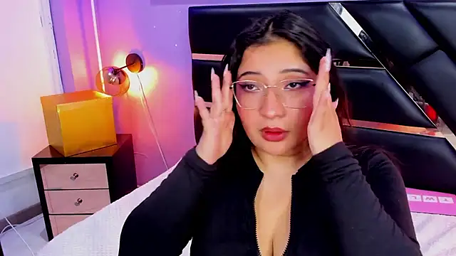 Emma monserrat online show from 9, 7, 2026