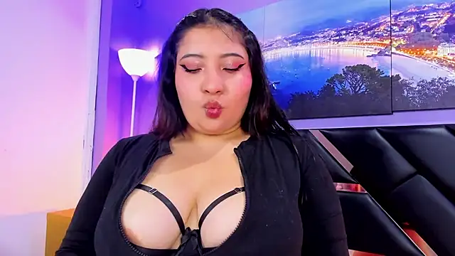 Emma monserrat online show from 27, 7, 2026