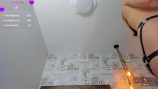 LUCYAMARS1 online show from 18, 10, 2025