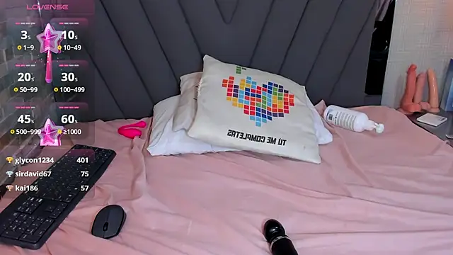 CAMILAGRAY online show from 15, 2, 2025