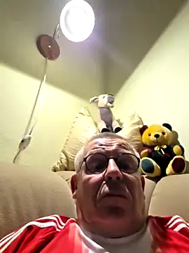 Snapshot of Leutasch2019 chatting on 8, 5, 2026 Leutasch2019 online show from 8, 5, 2026
