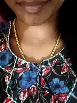 Snapshot of Ambika01 chatting on 7, 1, 2025 Ambika01 online show from 7, 1, 2025