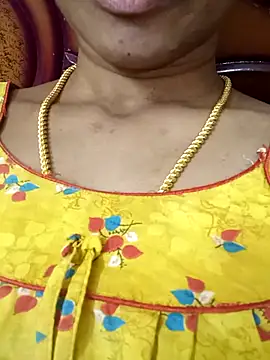 Snapshot of Ambika01 chatting on 5, 11, 2025 Ambika01 online show from 5, 11, 2025