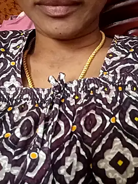 Snapshot of Ambika01 chatting on 6, 11, 2025 Ambika01 online show from 6, 11, 2025