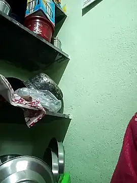 Snapshot of anusiya01 chatting on 6, 1, 2025 anusiya01 online show from 6, 1, 2025