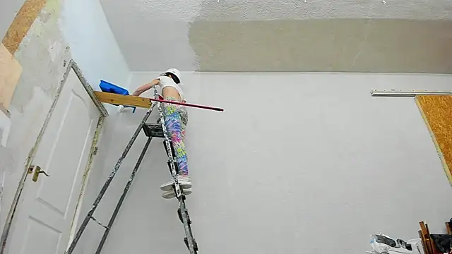 YourSuperModel online show from 18, 12, 2024