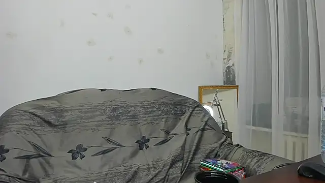 YourSuperModel online show from 19, 12, 2024