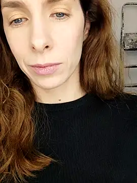 Snapshot of YourSuperModel chatting on 4, 12, 2025 YourSuperModel online show from 4, 12, 2025