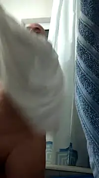 Snapshot of intx800 chatting on 9, 12, 2024 intx800 online show from 9, 12, 2024