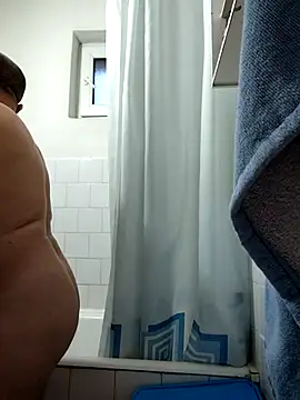 Snapshot of intx800 chatting on 7, 1, 2025 intx800 online show from 7, 1, 2025