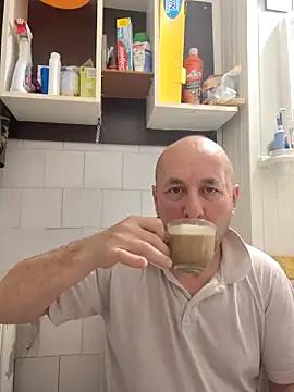 Snapshot of intx800 chatting on 11, 3, 2025 intx800 online show from 11, 3, 2025