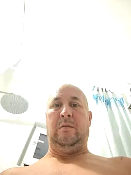 Snapshot of intx800 chatting on 10, 9, 2025 intx800 online show from 10, 9, 2025