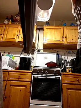 Snapshot of intx800 chatting on 6, 10, 2025 intx800 online show from 6, 10, 2025