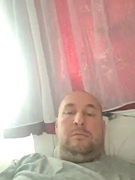 Snapshot of intx800 chatting on 9, 10, 2025 intx800 online show from 9, 10, 2025