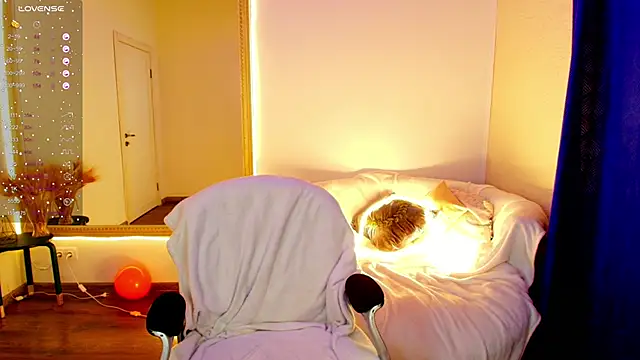 Snapshot of an6elica chatting on 8, 11, 2025 an6elica online show from 8, 11, 2025