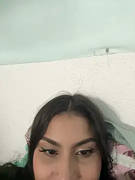 ValenSuarez25 online show from 23, 6, 2026