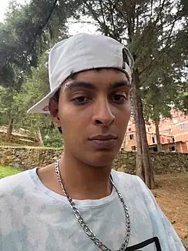 ValenSuarez25 online show from 6, 8, 2026