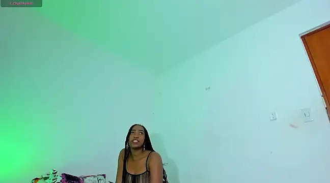 Snapshot of tisaya_8 chatting on 14, 3, 2025 tisaya 8 online show from 14, 3, 2025