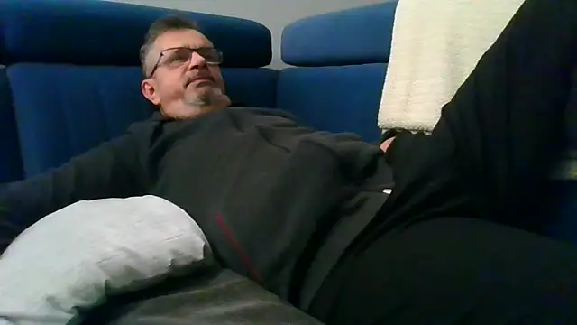 axecoman60 online show from 4, 3, 2025