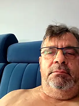 axecoman60 online show from 15, 12, 2025