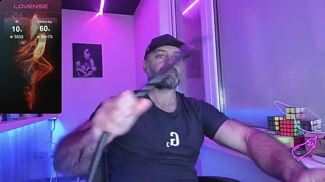 Snapshot of MAGABEAR077 chatting on 10, 10, 2025 MAGABEAR077 online show from 10, 10, 2025